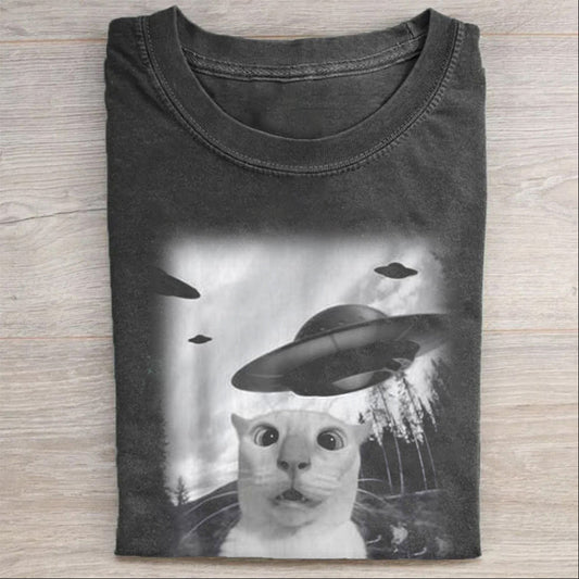 Cat-selfie-with-UFO-washed cotton T-shirt