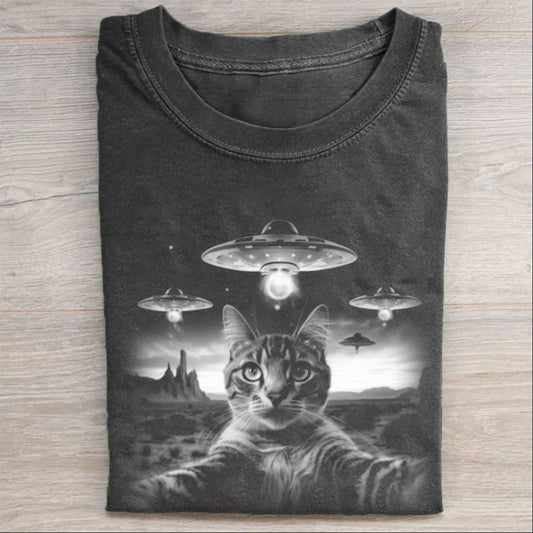 Cat-selfie-with-UFO-washed cotton T-shirt