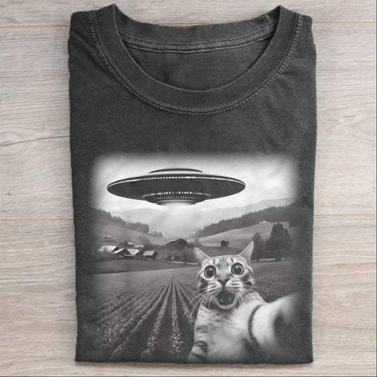 Cat-selfie-with-UFO-washed cotton T-shirt