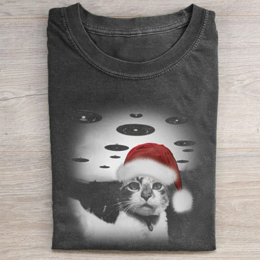 Christmas Cat Selfle With UFO Art Acid Wash Tee