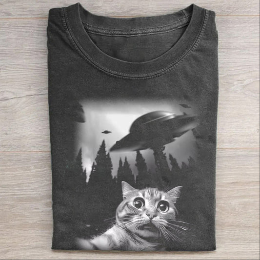 Cat-selfie-with-UFO-washed cotton T-shirt