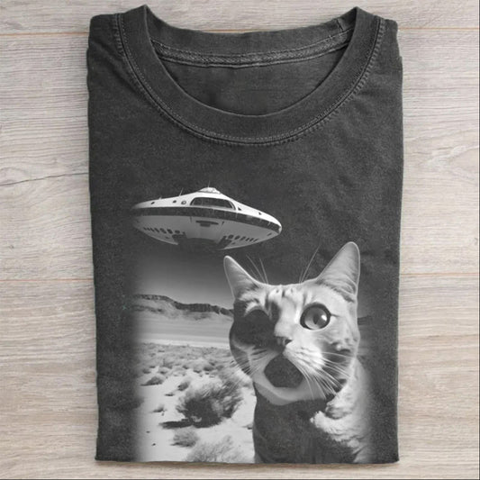 Cat-selfie-with-UFO-washed cotton T-shirt