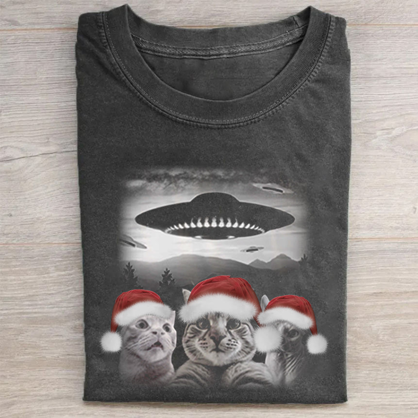 Christmas Cat Selfle With UFO Art Acid Wash Tee